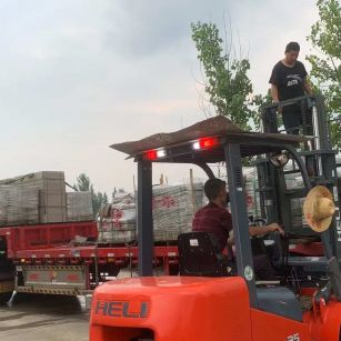 枣庄 黄金麻冰裂纹，地铺石装车