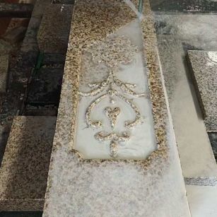 枣庄 黄金麻花岗岩异形加工雕刻栏杆大柱