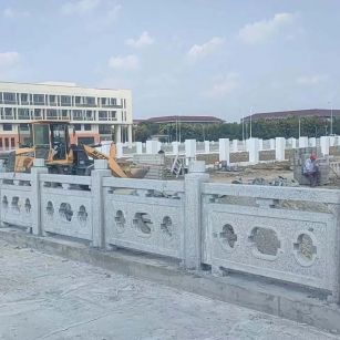 枣庄 白麻花岗岩荔枝面河道栏杆