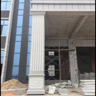 枣庄 芝麻白光面花岗岩门楼大柱（罗马柱）配雕花底座