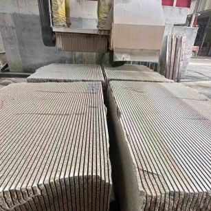 枣庄 车间生产日常，黄金麻白麻花岗岩