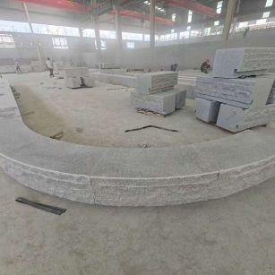 枣庄 芝麻白异形坐凳，自然面光面弧形加工