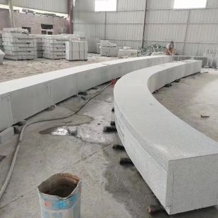 枣庄芝麻白花岗岩石板材 园林光面弧形坐凳