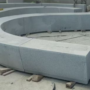 枣庄 芝麻白花岗岩光面弧形坐凳