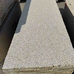 枣庄 黄金麻花岗岩荔枝面毛板，半成品