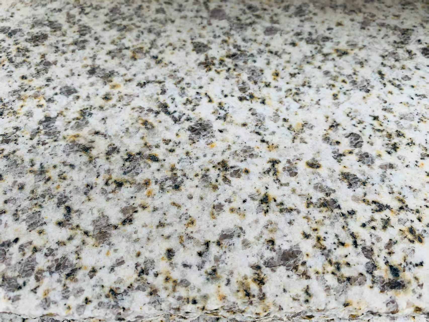 枣庄 黄金麻花岗岩石材浅黄光面