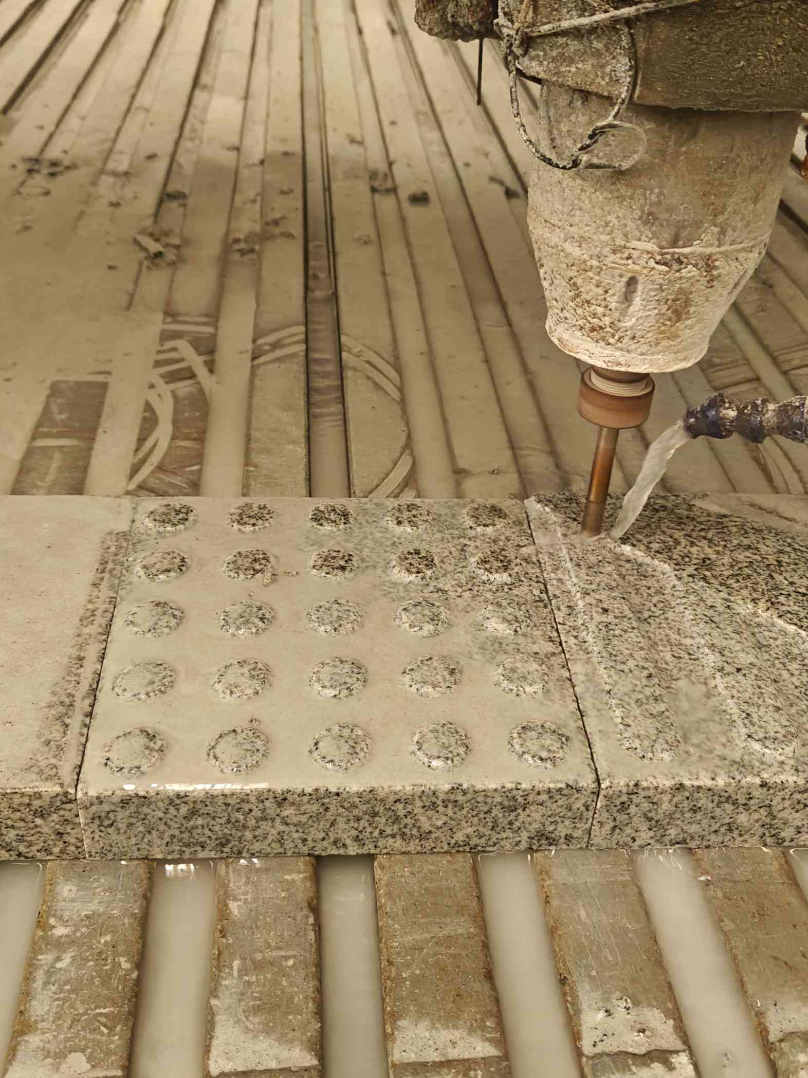 枣庄 芝麻白花岗岩石材盲人石、盲道石、盲点石