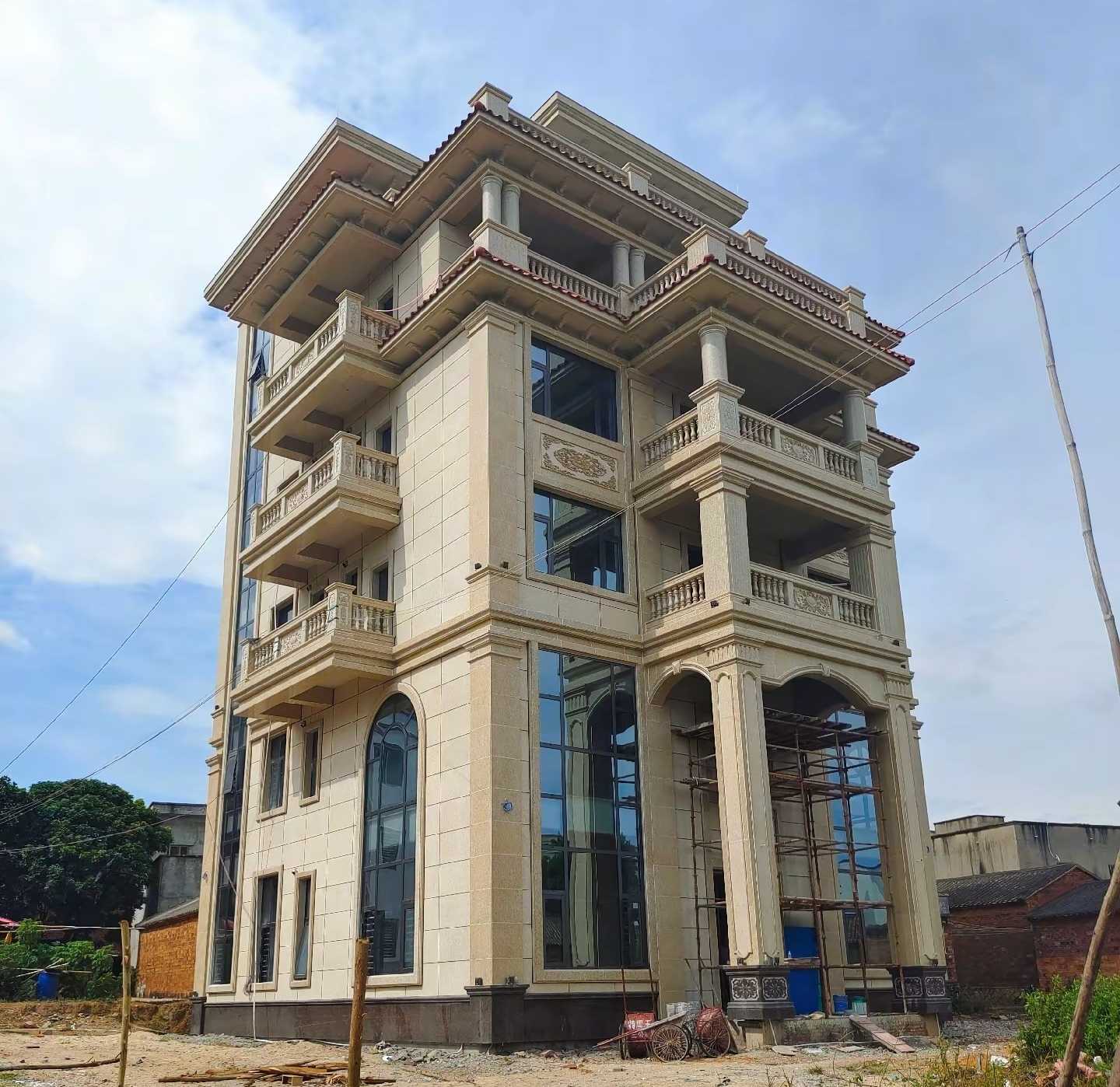 枣庄 黄金麻花岗岩石材别墅外墙干挂搭配（雕花栏杆花瓶柱门楼罗马柱）