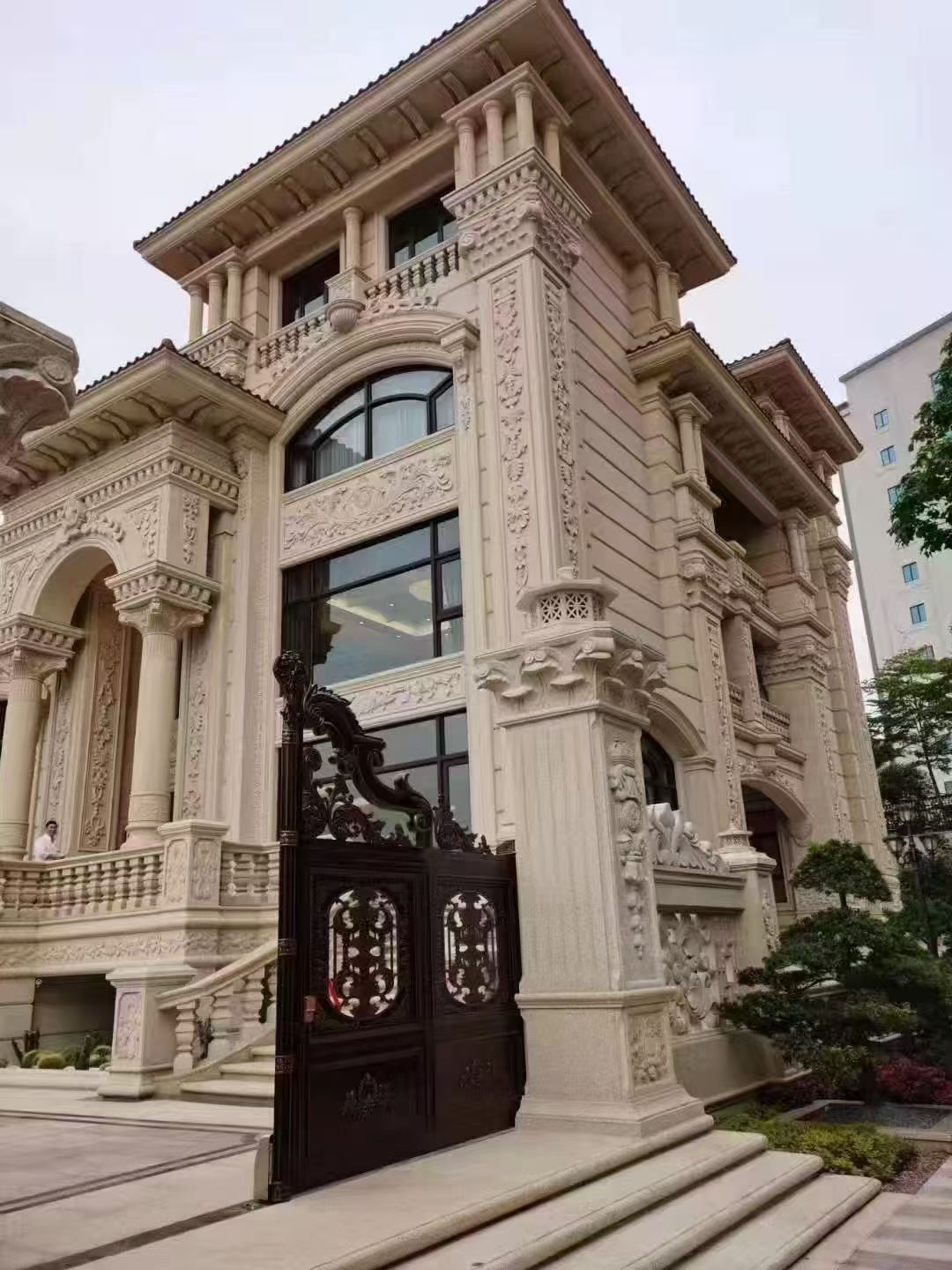 枣庄 黄金麻花岗岩别墅外墙干挂效果展示