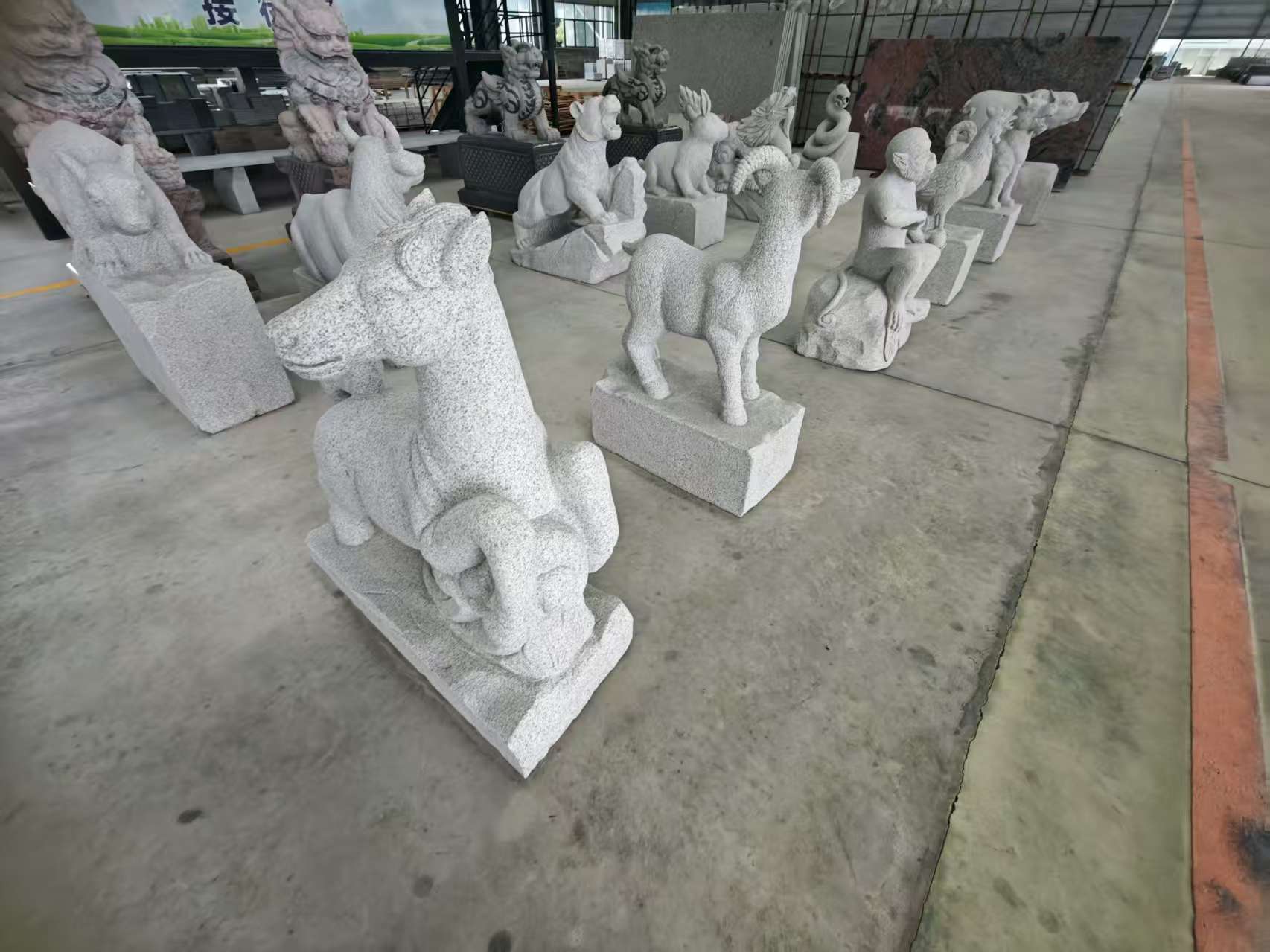 枣庄 芝麻白花岗岩造型立体雕刻——十二生肖