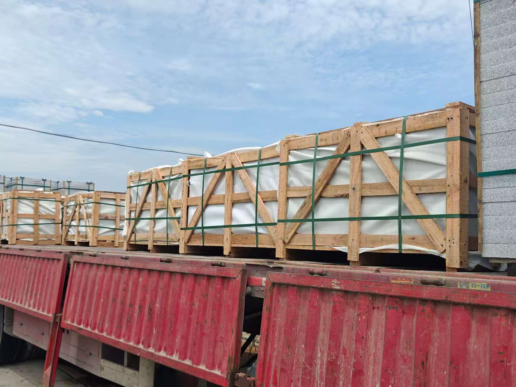 枣庄 芝麻白花岗岩地铺石出口专车-泰国游