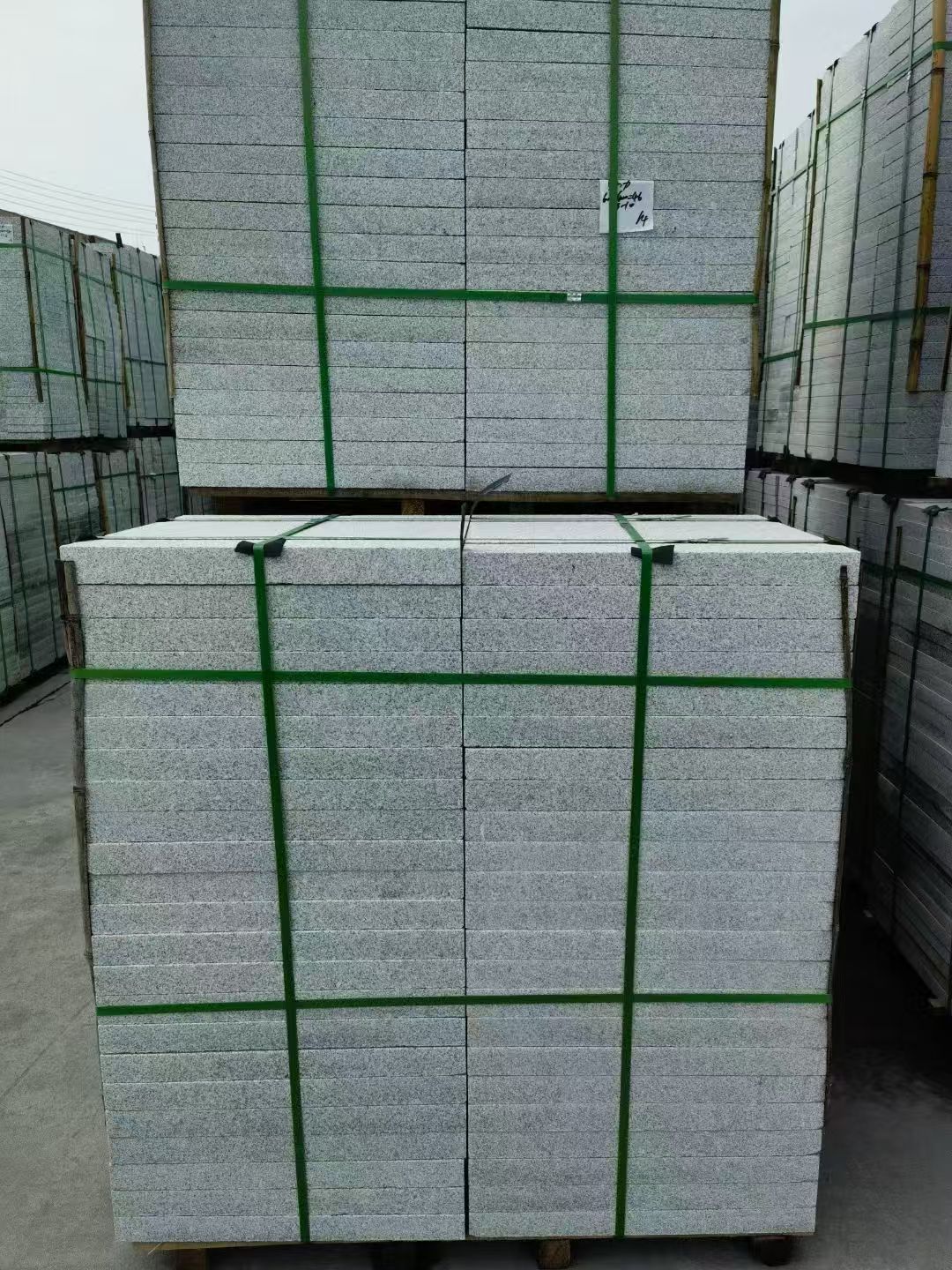 枣庄 芝麻白火烧，园林广场市政工程地铺石，1.8~5.0厚均有现货