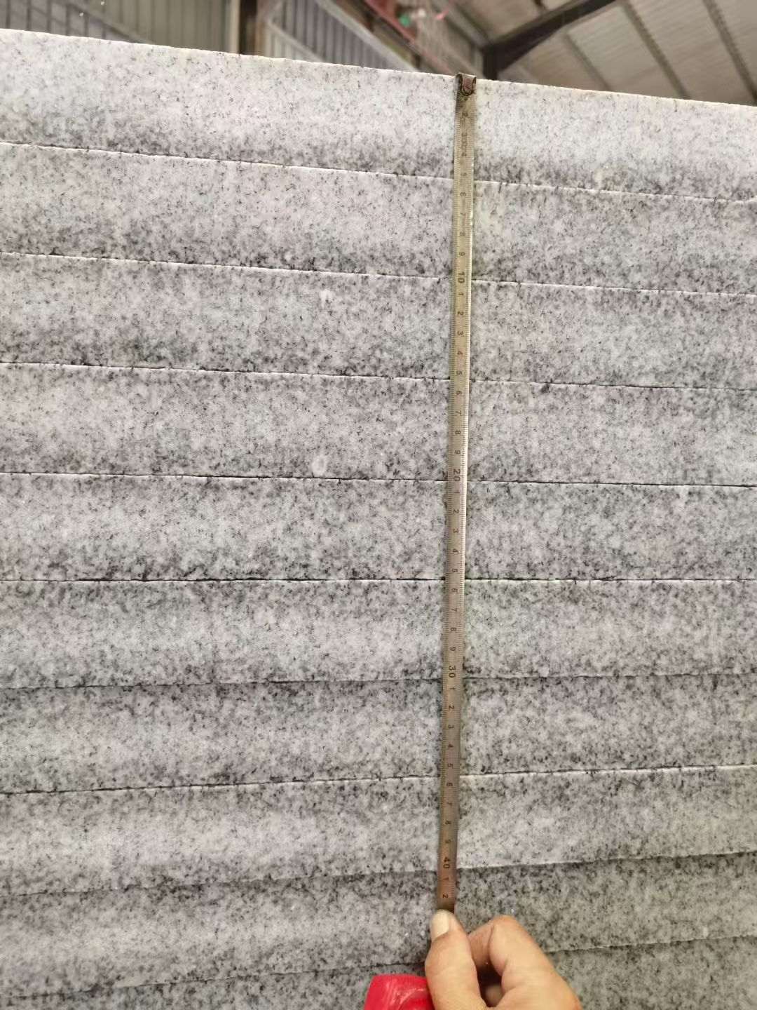 枣庄 芝麻白火烧成品厚薄均匀，B料价格接近A料质量