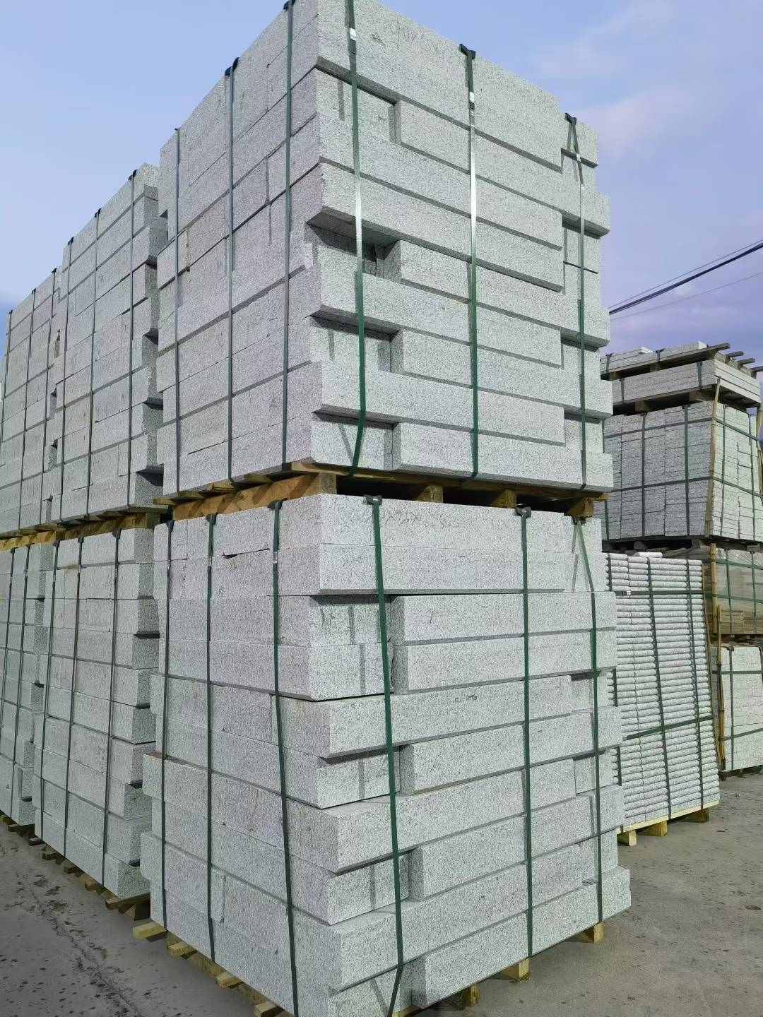 枣庄 芝麻白花岗岩路沿石，路缘石，路肩石，道牙，立缘石，马路牙子，街沿石，侧石等