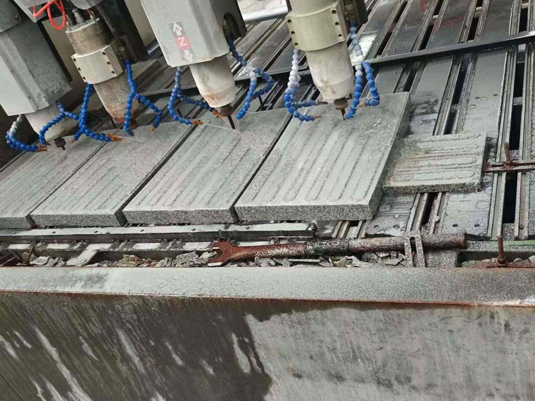 枣庄 芝麻白花岗岩荔枝面盲道雕刻