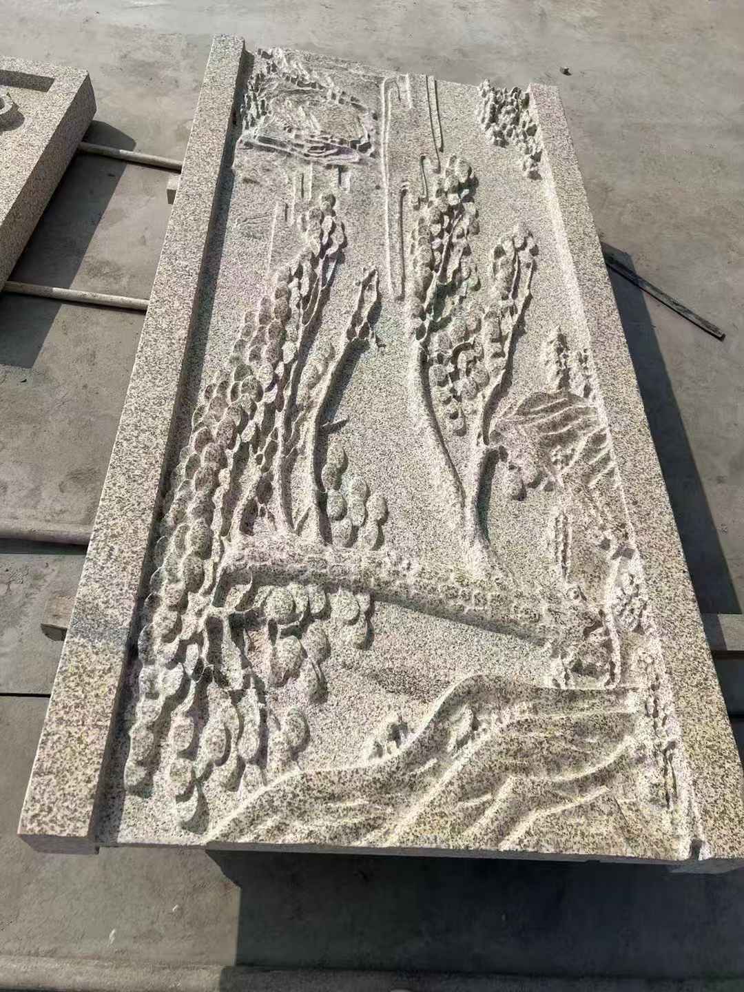 枣庄 黄金麻雕刻板浮雕迎客松