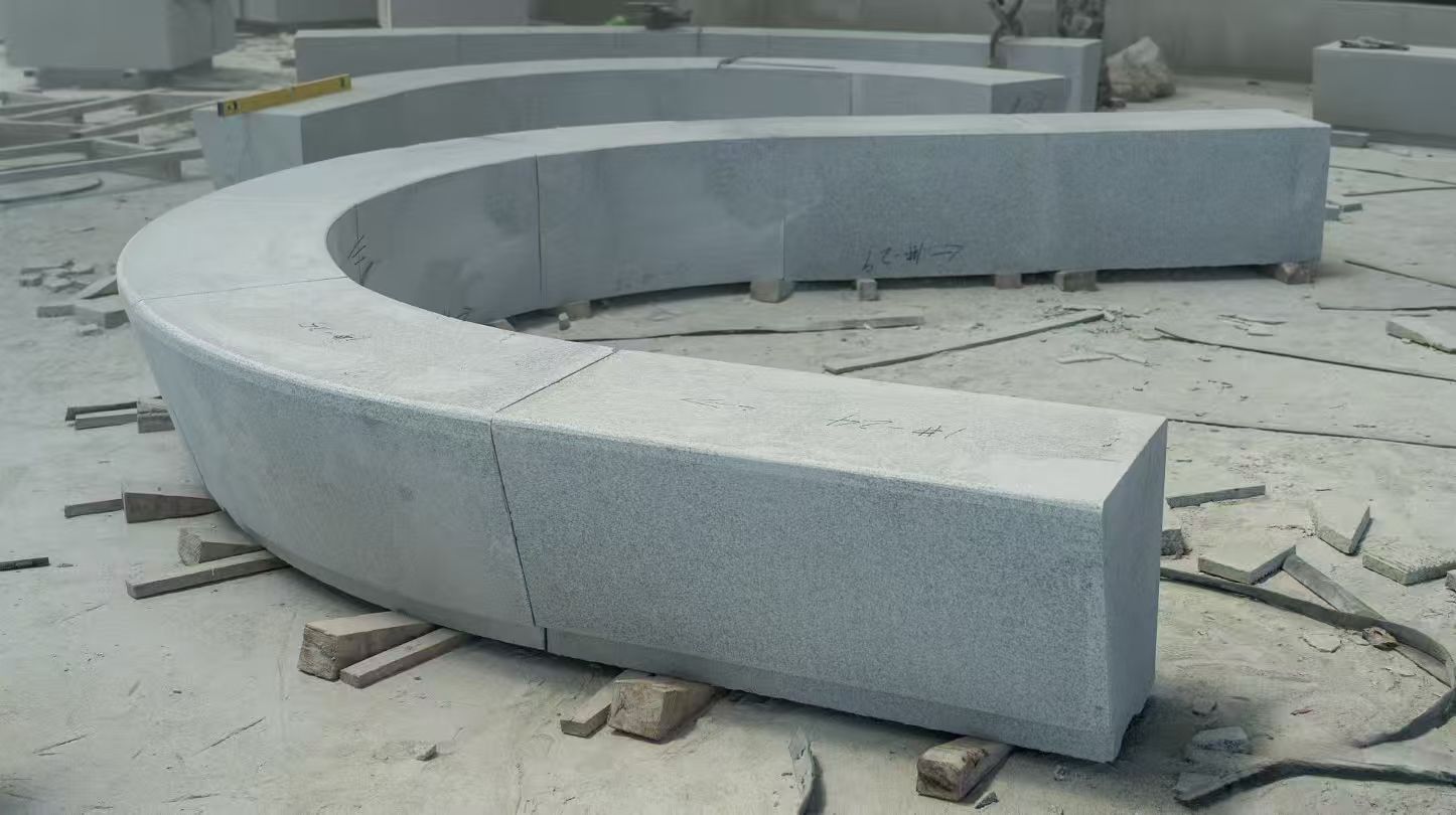 枣庄 芝麻白花岗岩光面弧形坐凳
